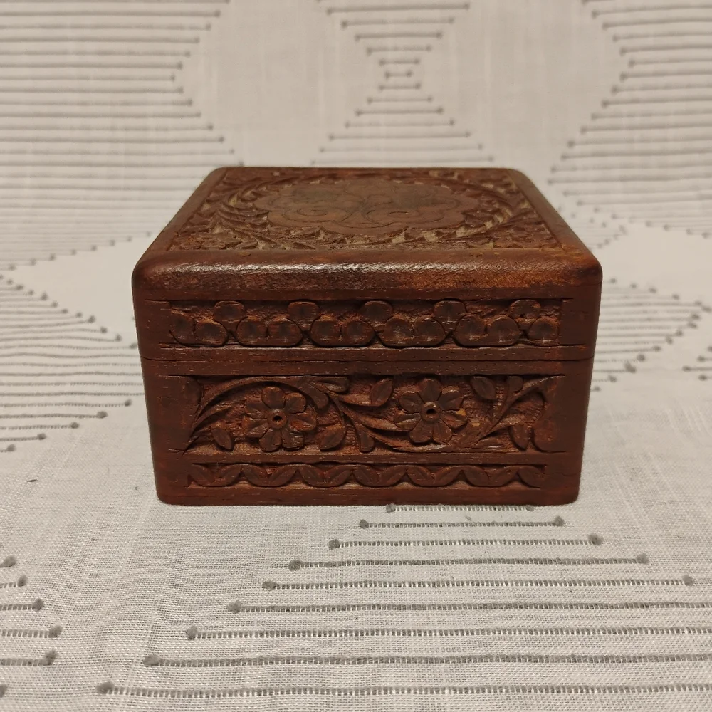 Vintage Carved Wooden Trinket Box Jewelry Box Decorative Storage